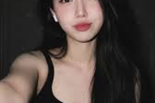 知名女网红翻车每天收入几万礼物却被曝光是AI生成的人物-第1张图片-